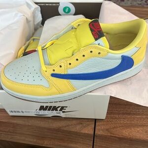 NWT-Travis Scott Canary (Women's) - W10 M 8.5